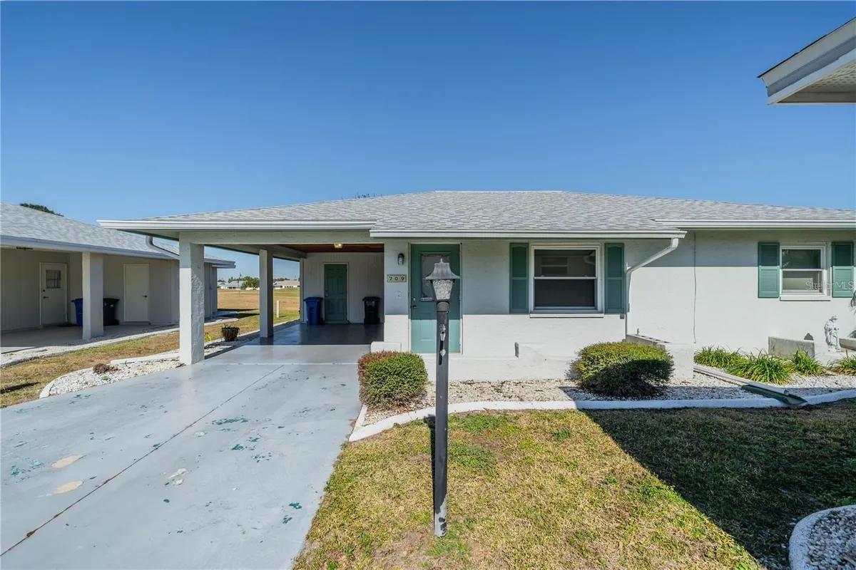 Property Slideshow image 1 of 16 | 709 w brockton pl na, Sun City Center, FL, 33573