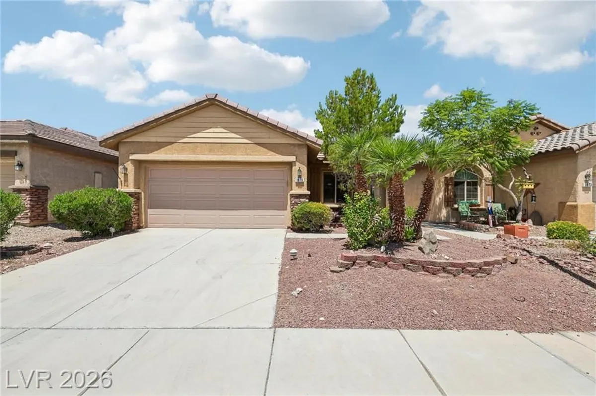 Property Slideshow image 1 of 42 | 3879 paint ct, Las Vegas, NV, 89122