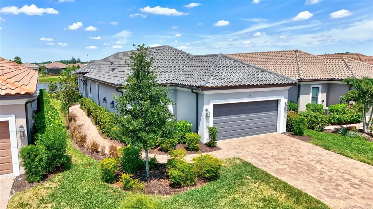 Property Slideshow image 1 of 52 | 3114 tolmino ct, Bradenton, FL, 34211