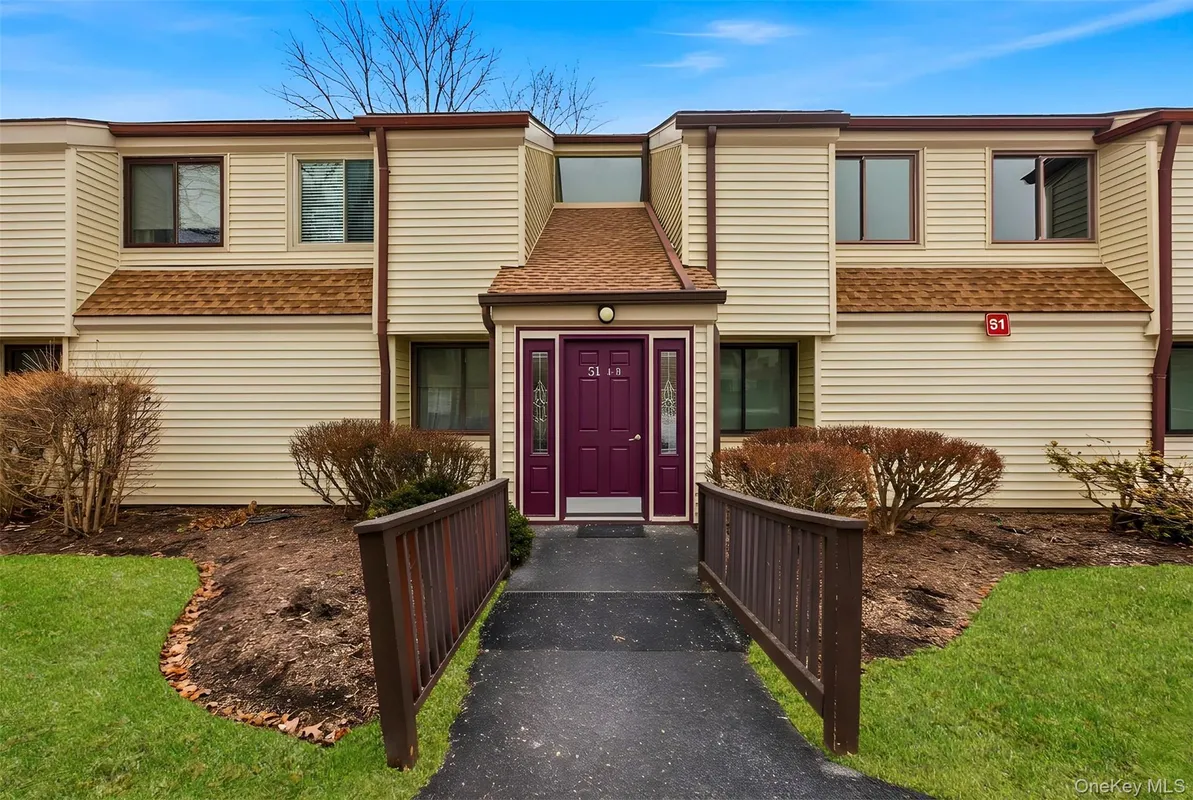 Property Slideshow image 1 of 34 | 51 jefferson oval d, Yorktown, NY, 10598