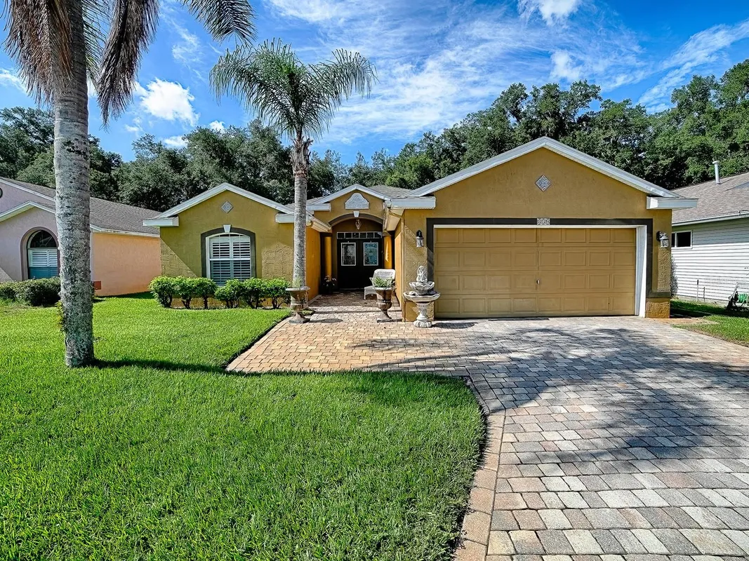 Property Slideshow image 1 of 44 | 830 old oaks ln, Leesburg, FL, 34748