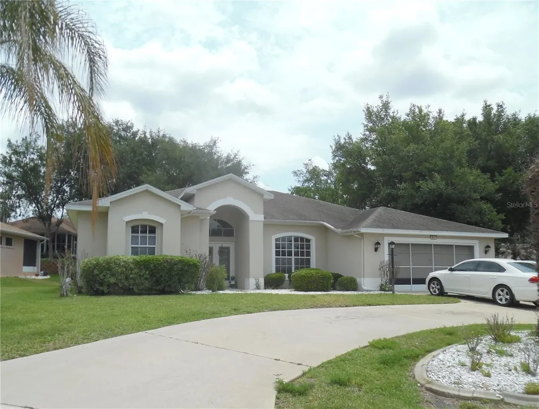 Property Slideshow image 1 of 18 | 4841 glen coe st, Leesburg, FL, 34748