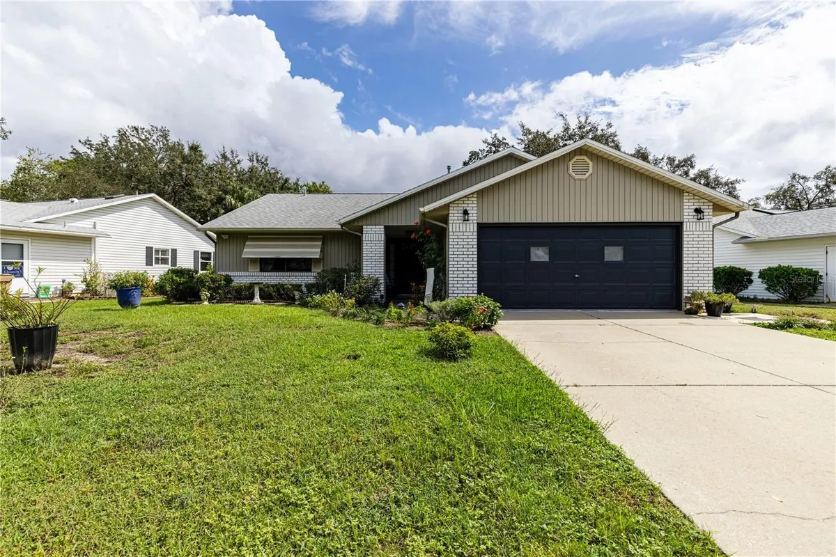 Property Slideshow image 1 of 33 | 803 dundee cir, Leesburg, FL, 34788