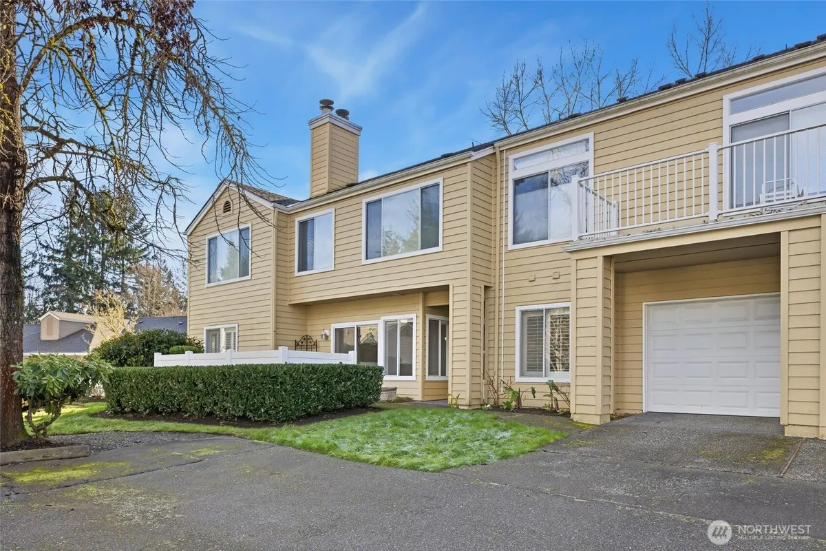 Property Slideshow image 1 of 22 | 3626 224th pl se # 1314, Issaquah, WA, 98029