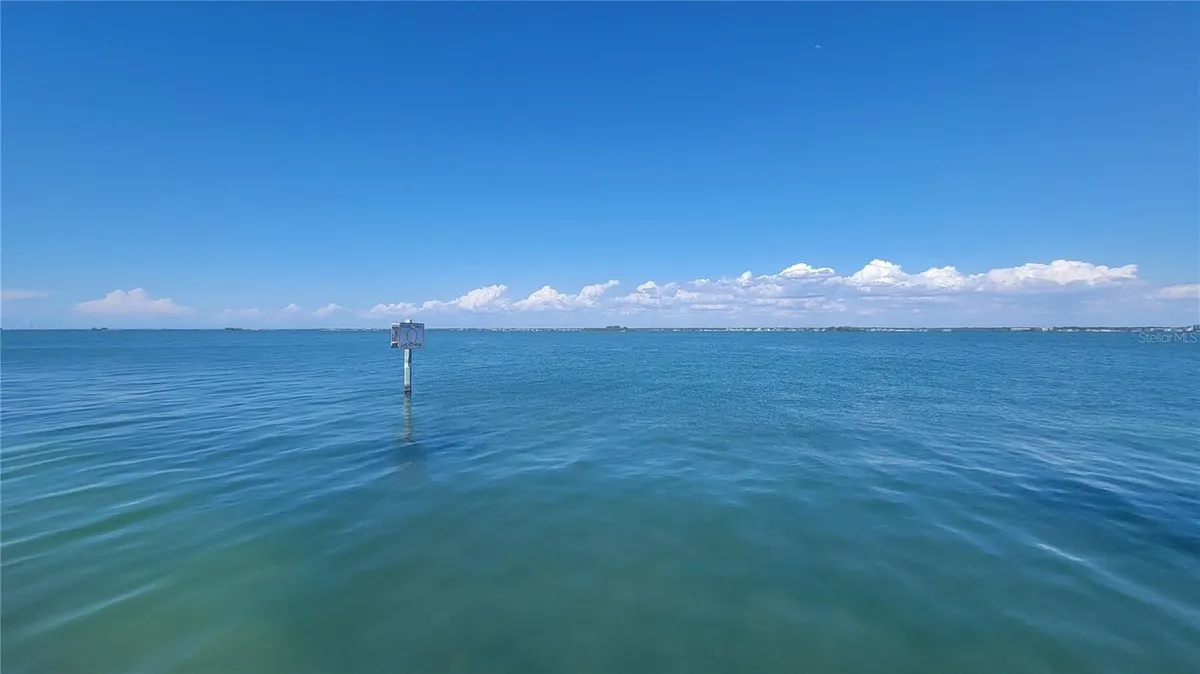 Property Slideshow image 1 of 24 | 2 causeway blvd 101, Dunedin, FL, 34698