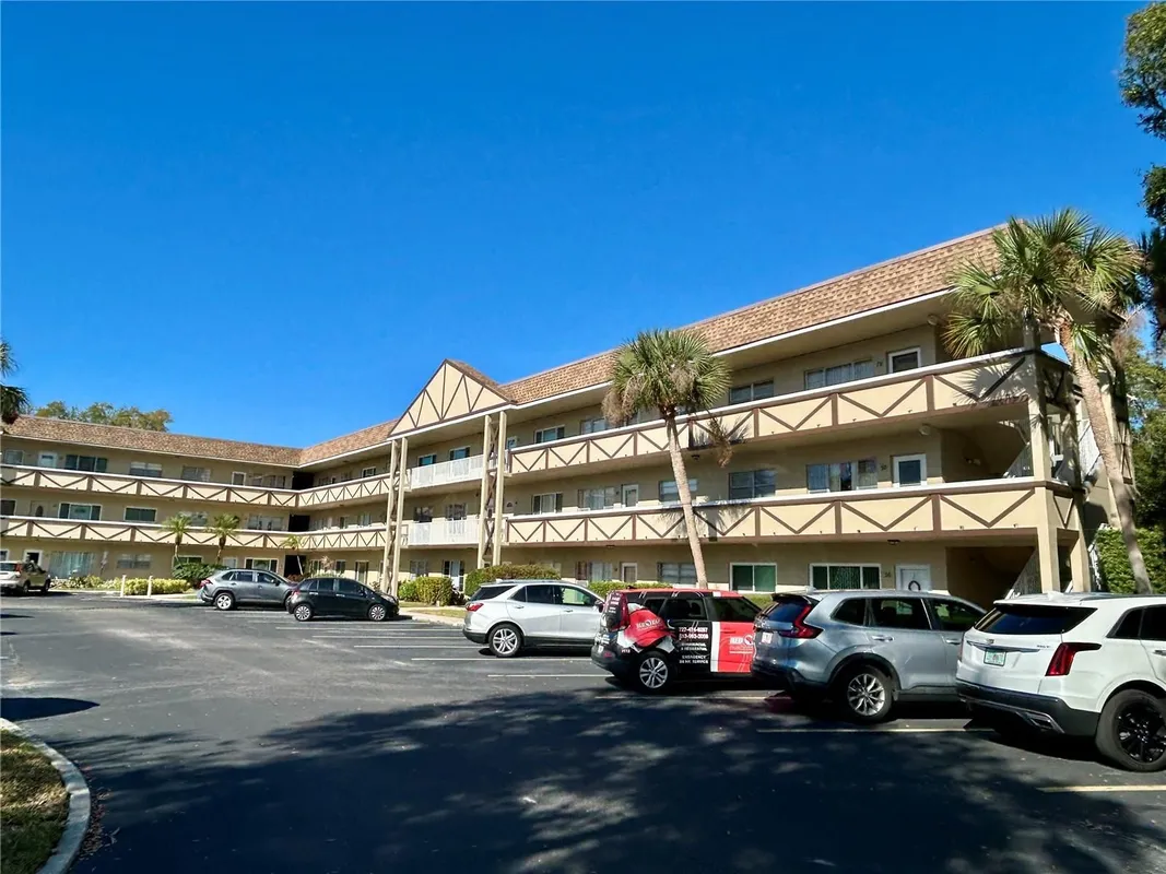 Property Slideshow image 1 of 46 | 2464 australia way 78, Clearwater, FL, 33763