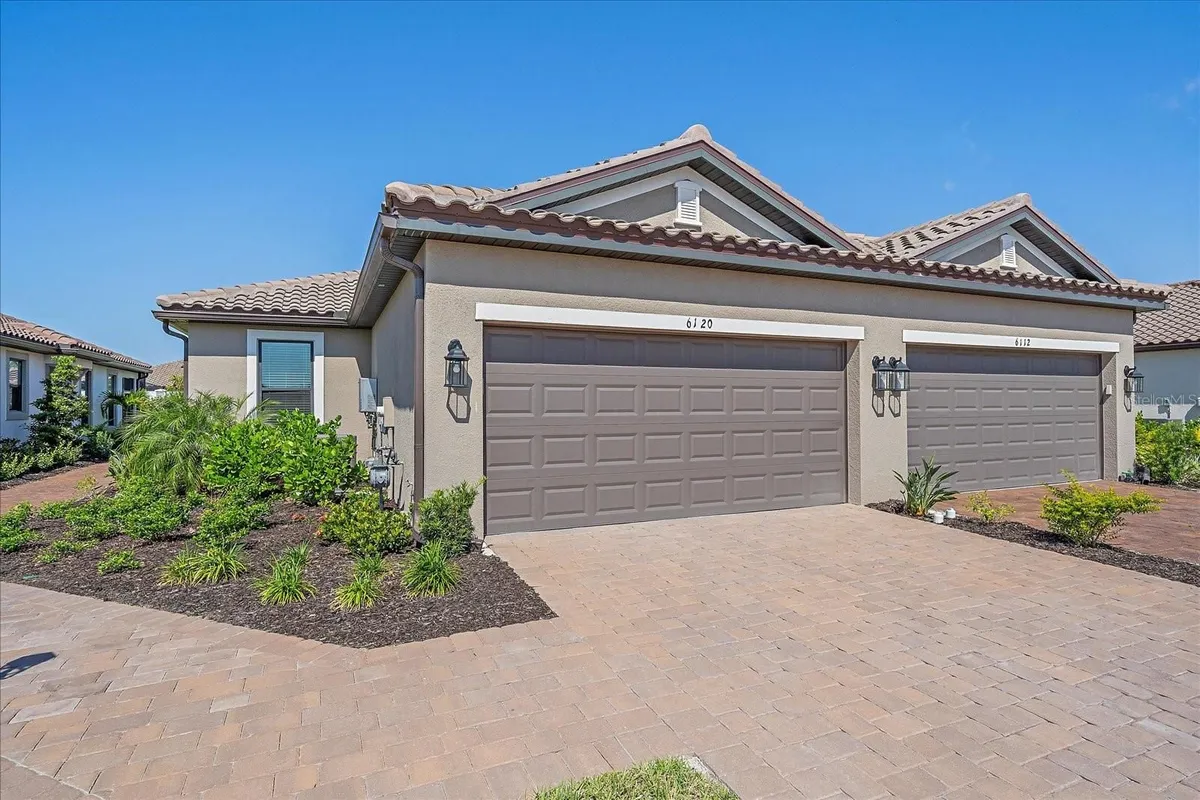 Property Slideshow image 1 of 38 | 6120 plateau ct, Bradenton, FL, 34203