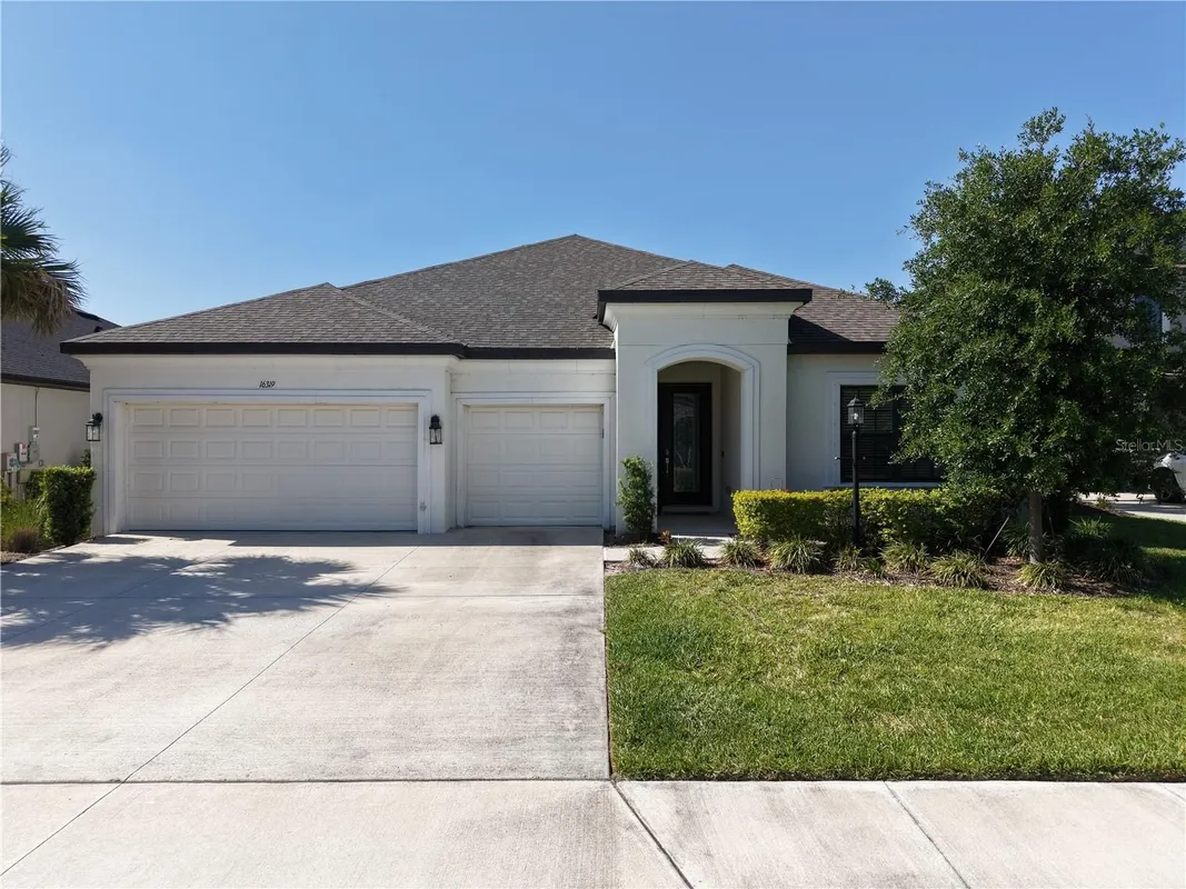 Property Slideshow image 1 of 57 | 16319 mount holly dr, Lakewood Ranch, FL, 34211