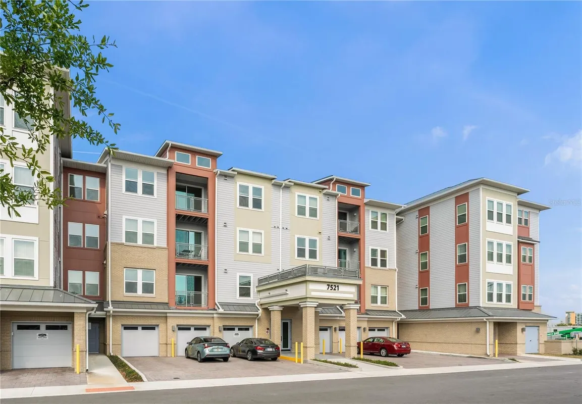 Property Slideshow image 1 of 42 | 7521 laureate blvd 5308, Orlando, FL, 32827