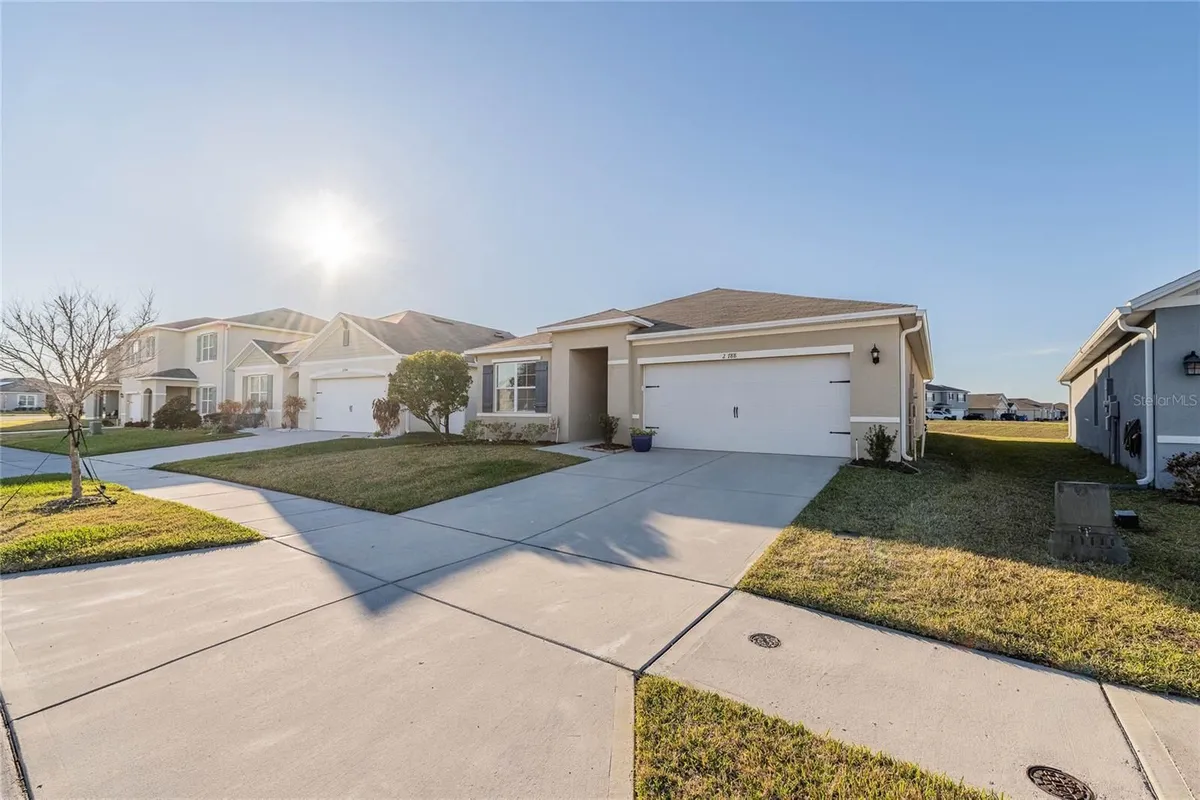 Property Slideshow image 1 of 41 | 2788 grandbury grove rd, Lakeland, FL, 33811