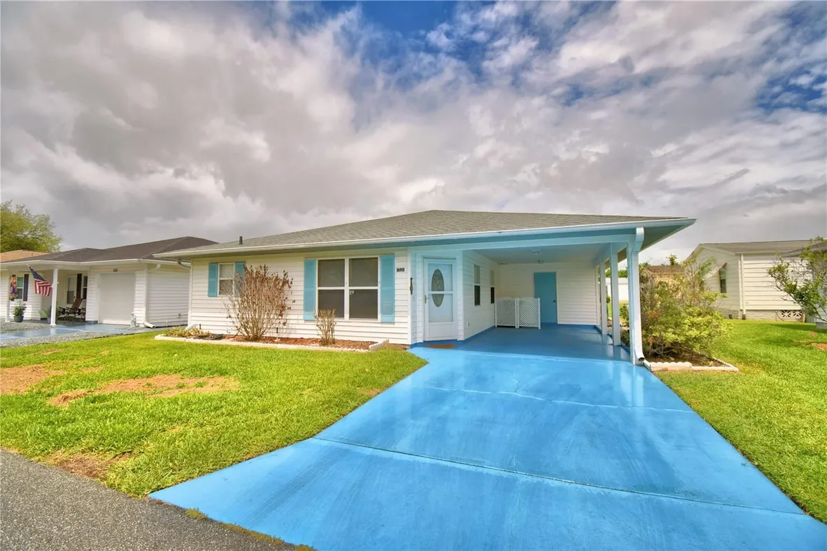 Property Slideshow image 1 of 58 | 1690 colonnades cir, Lakeland, FL, 33811
