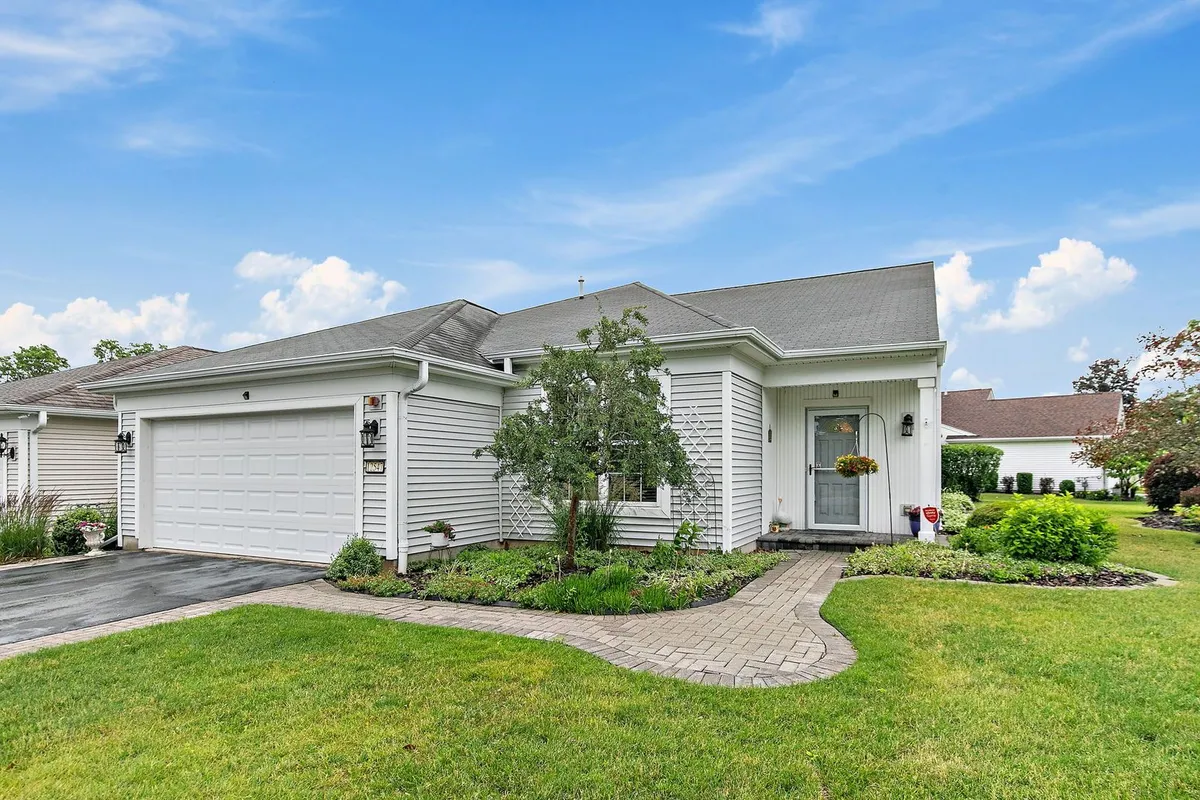 Property Slideshow image 1 of 28 | 12547 carmel ln, Huntley, IL, 60142