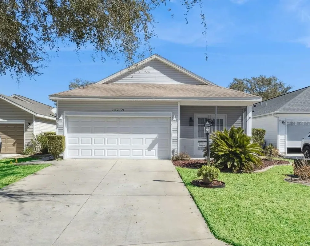 Property Slideshow image 1 of 32 | 25239 cranes roost cir, Leesburg, FL, 34748