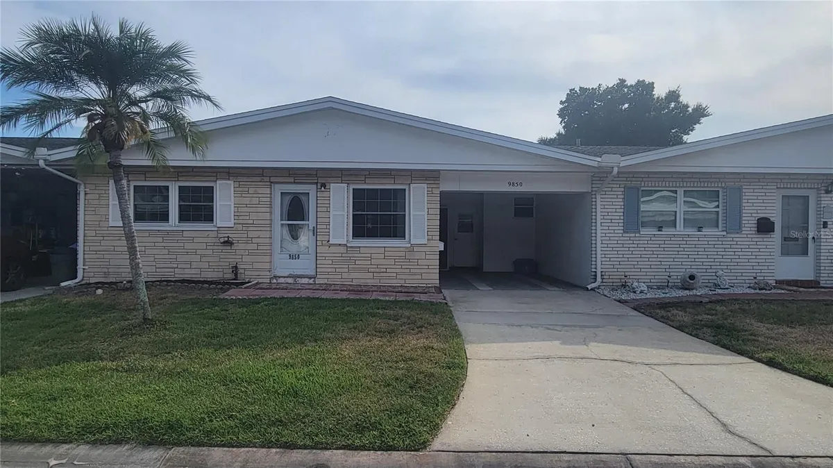 Property Slideshow image 1 of 20 | 9850 lily st 117, Pinellas Park, FL, 33782