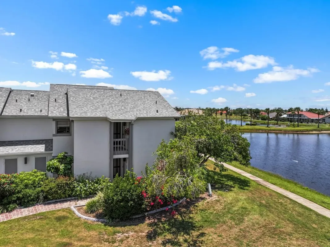 Property Slideshow image 1 of 30 | 609 lively dr b, Sun City Center, FL, 33573