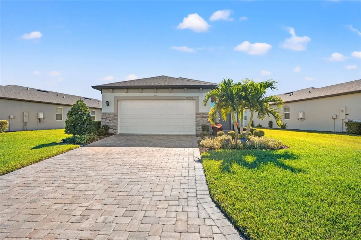 Property Slideshow image 1 of 49 | 8509 ocean tides cv, Parrish, FL, 34219