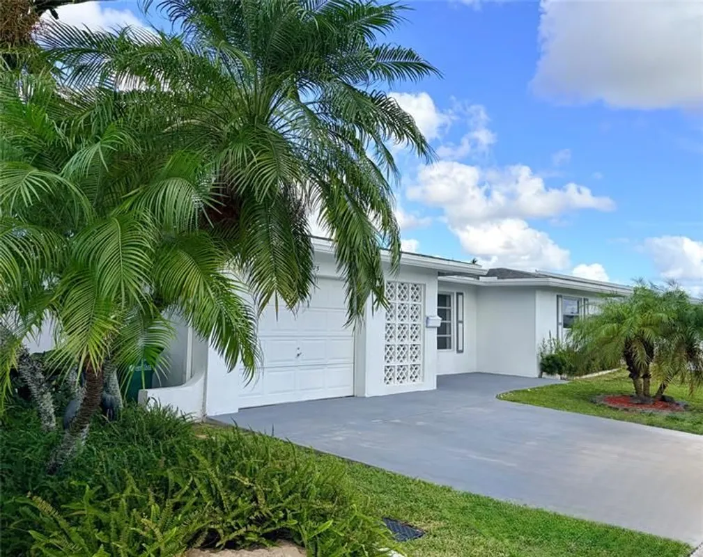 Property Slideshow image 1 of 32 | 6875 nw 15th st, Margate, FL, 33063