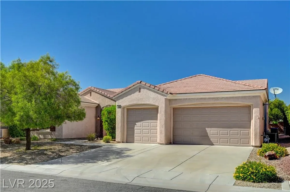 Property Slideshow image 1 of 45 | 2183 clearwater lake dr, Henderson, NV, 89044