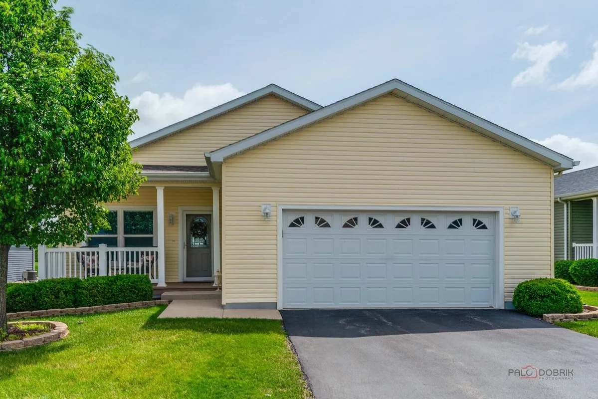 Property Slideshow image 1 of 33 | 1459 equestrian dr, Grayslake, IL, 60030
