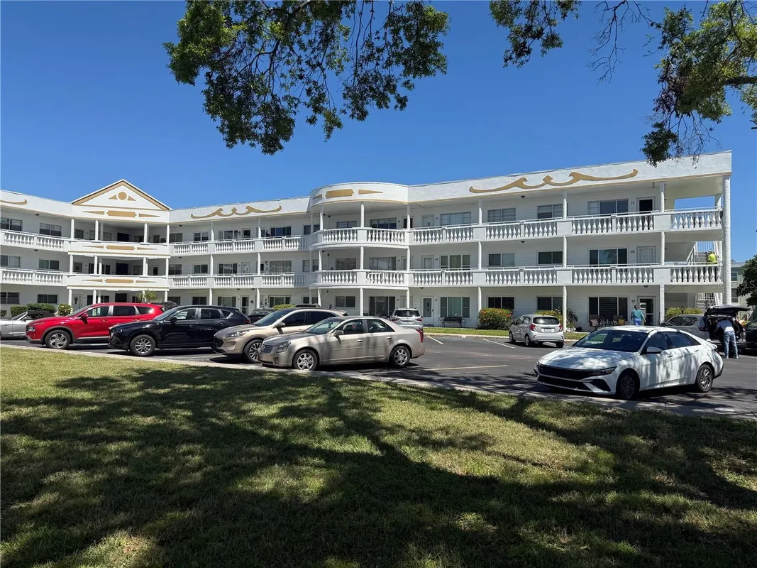 Property Slideshow image 1 of 43 | 2428 columbia dr 72, Clearwater, FL, 33763