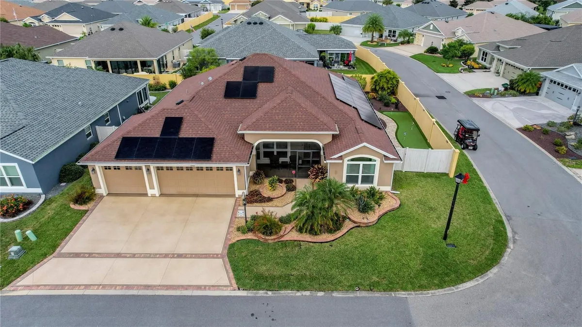 Property Slideshow image 1 of 54 | 1967 carmalt ln, The Villages, FL, 32163