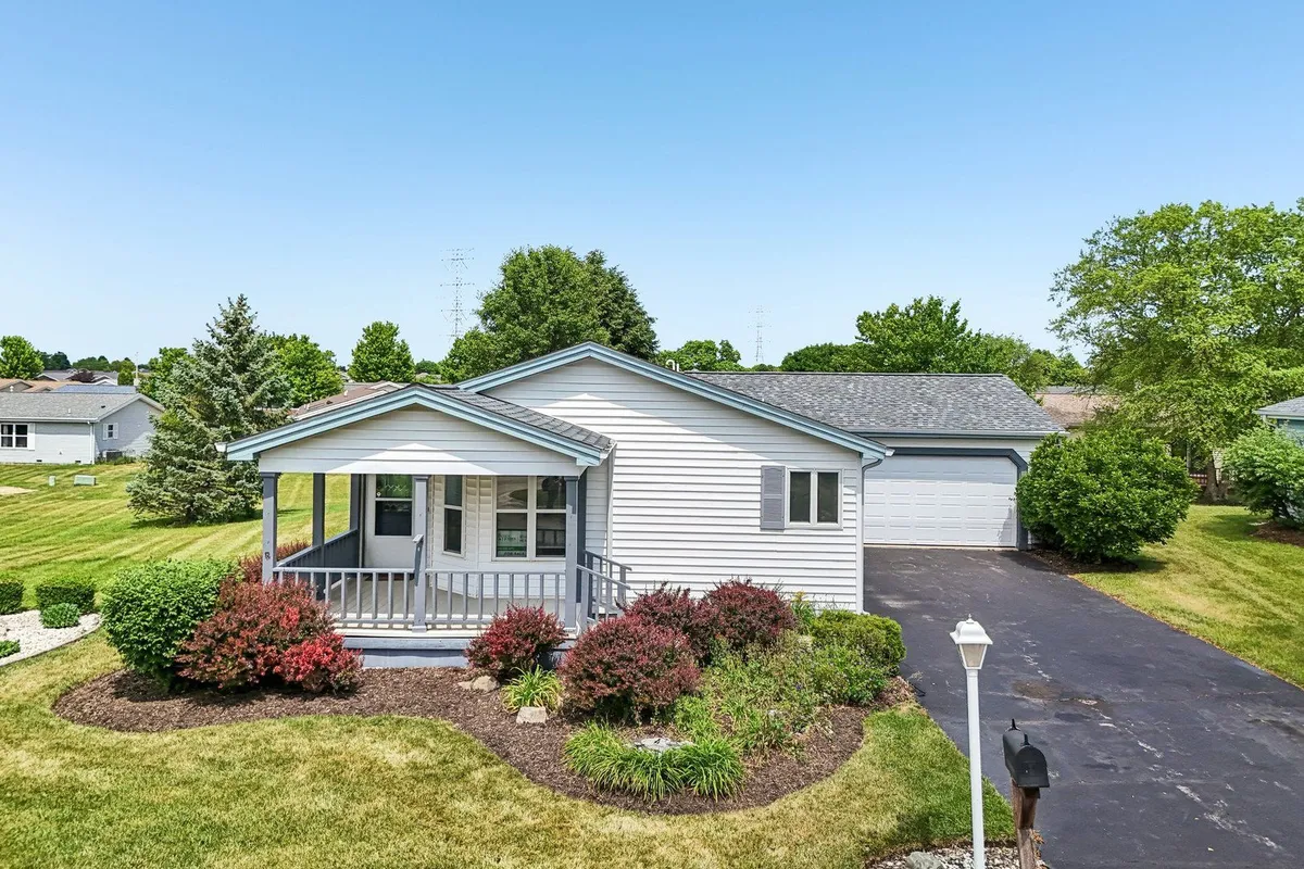 Property Slideshow image 1 of 38 | 335 belmont ct, Grayslake, IL, 60030