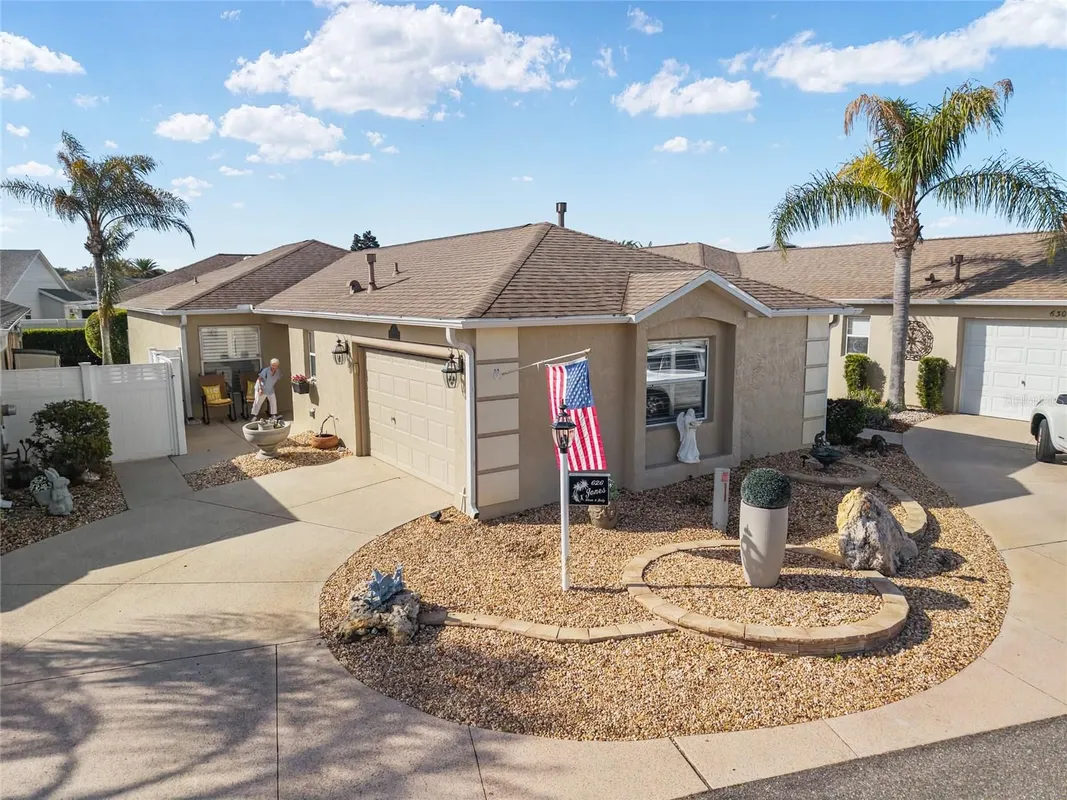 Property Slideshow image 1 of 35 | 626 reevesville ln, The Villages, FL, 32162