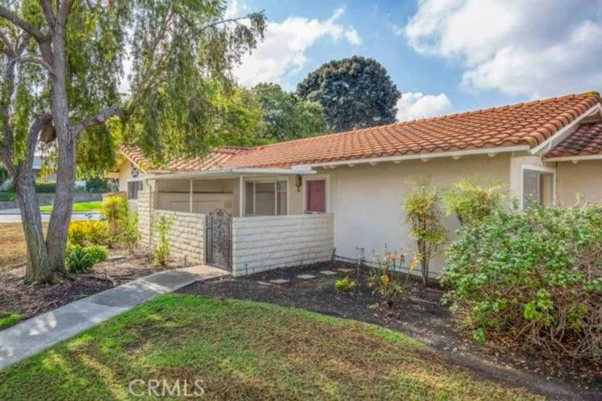 Property Slideshow image 1 of 25 | 2347 via mariposa b, Laguna Woods, CA, 92637