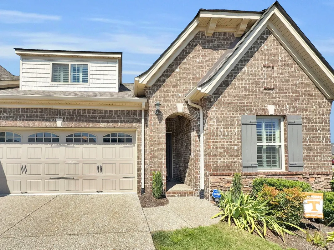 Property Slideshow image 1 of 30 | 1397 whispering oaks dr, Lebanon, TN, 37090