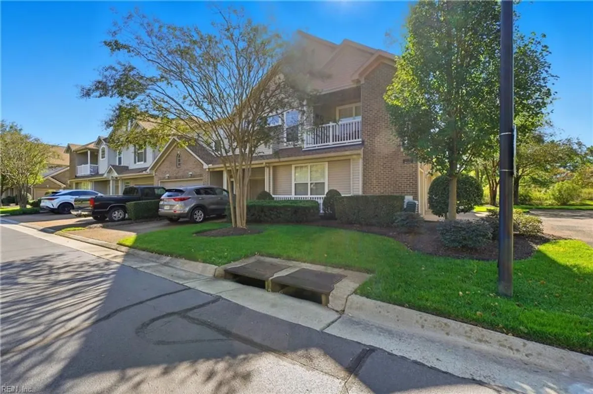 Property Slideshow image 1 of 34 | 2749 browning dr, Virginia Beach, VA, 23456