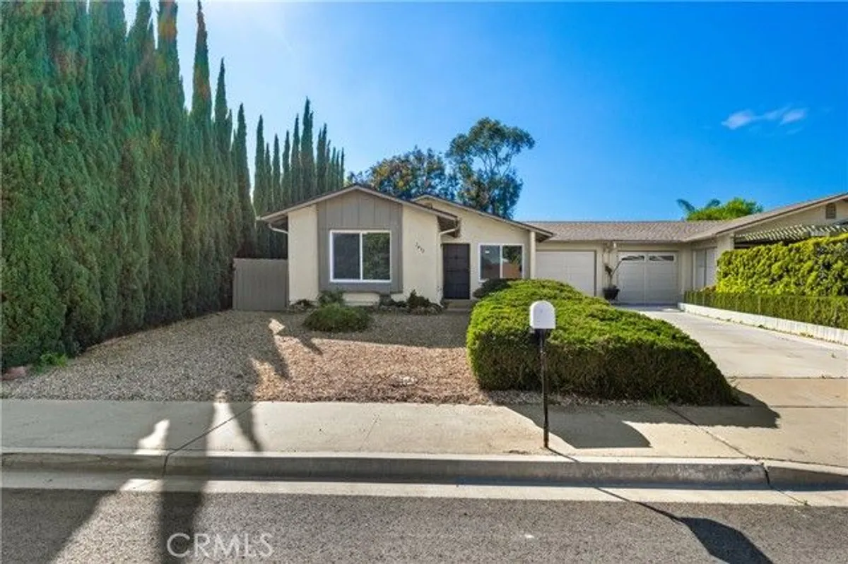 Property Slideshow image 1 of 27 | 1413 panorama ridge rd, Oceanside, CA, 92056