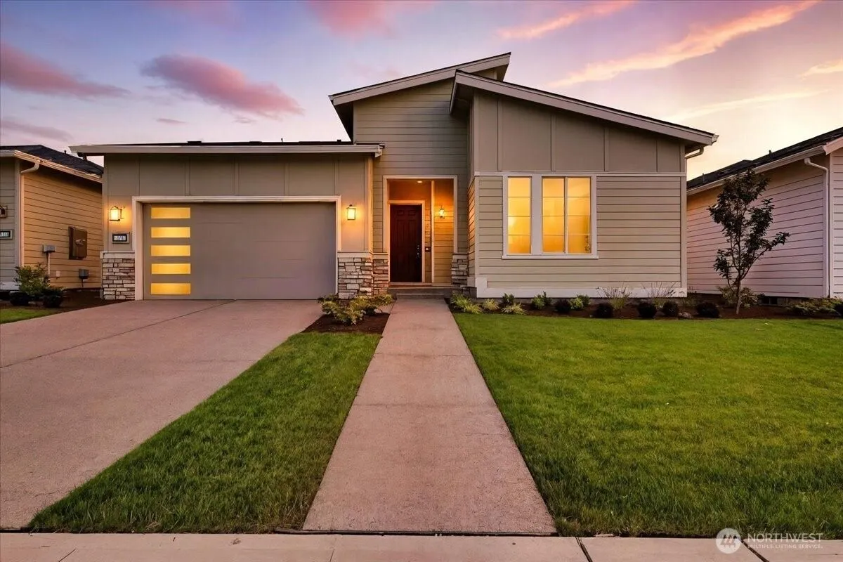 Property Slideshow image 1 of 29 | 14812 206th ave e unit e, Bonney Lake, WA, 98391