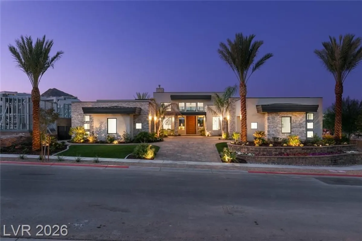 Property Slideshow image 1 of 34 | 40 reflection shores ln, Henderson, NV, 89011