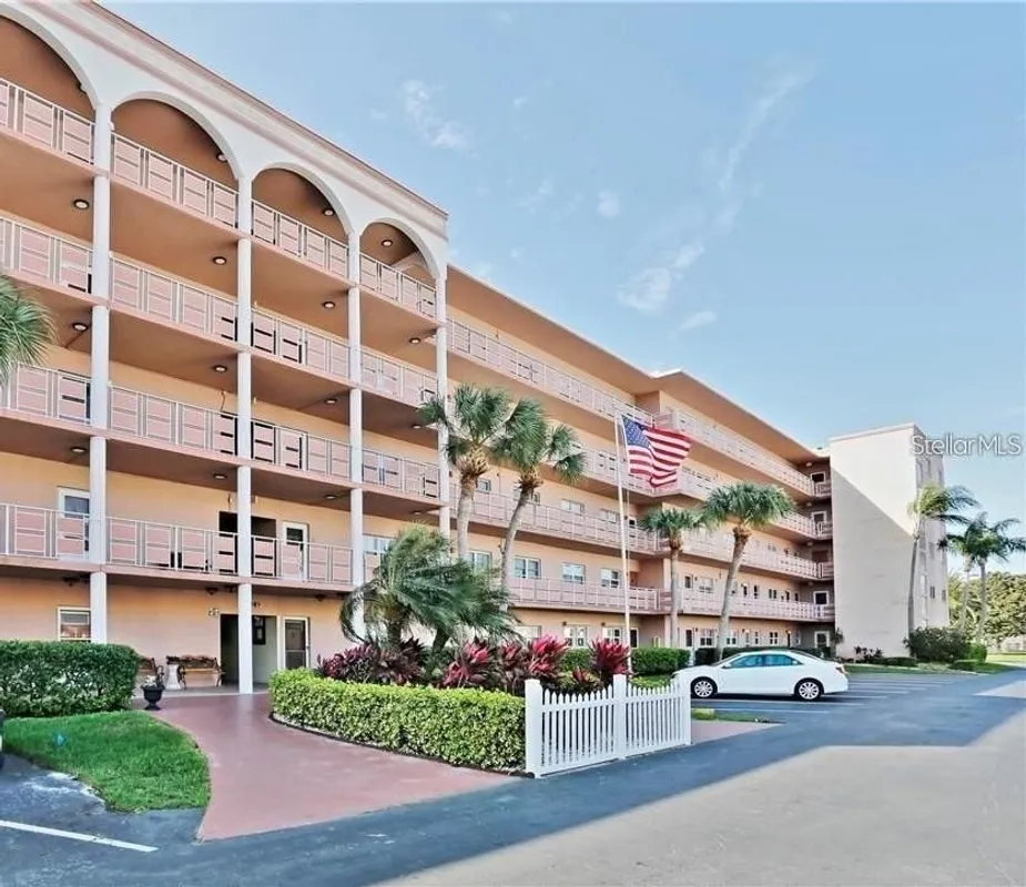 Property Slideshow image 1 of 46 | 5521 80th st n unit 516, St Petersburg, FL, 33709