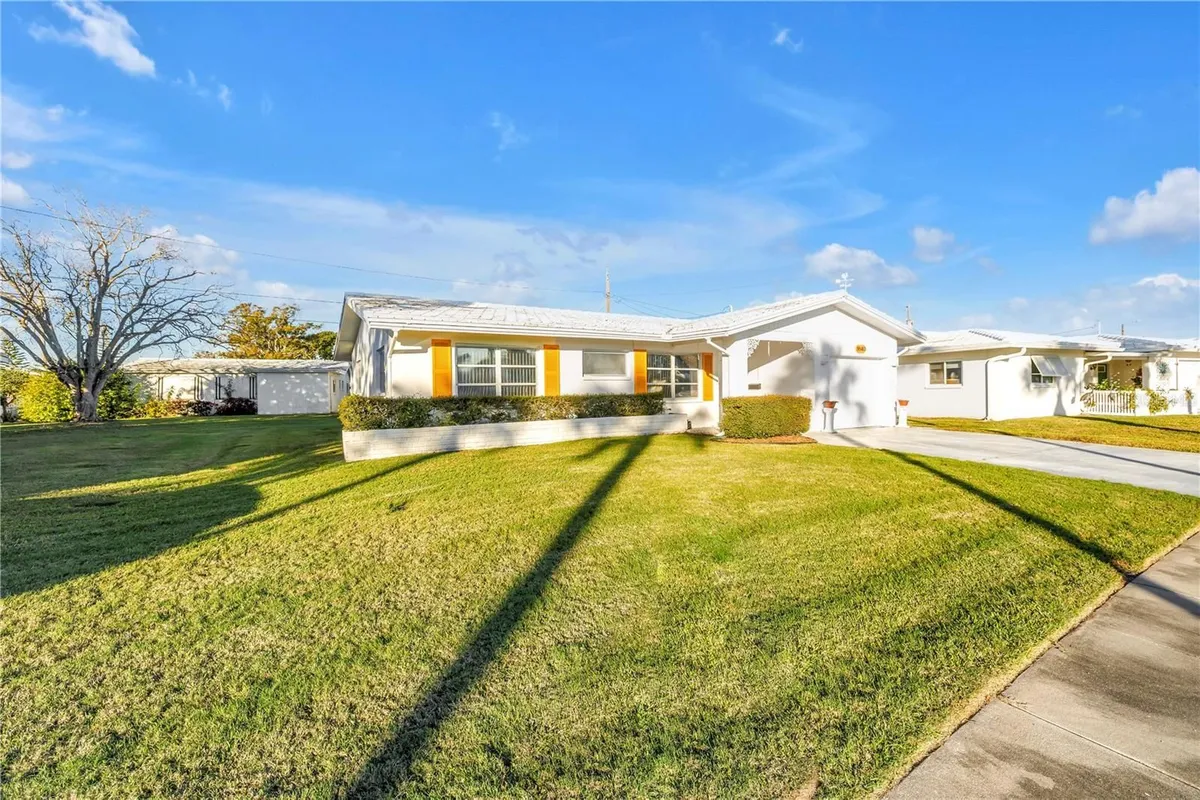 Property Slideshow image 1 of 25 | 9840 mainlands blvd, Pinellas Park, FL, 33782