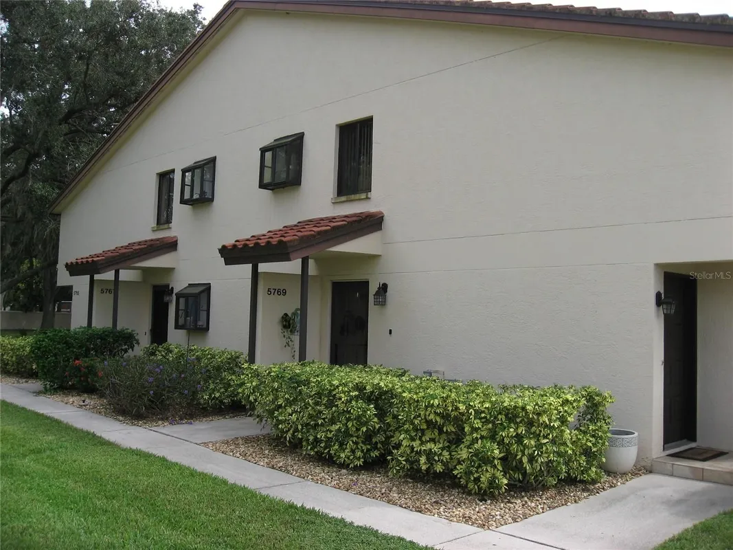 Property Slideshow image 1 of 33 | 5769 gardens dr 101, Sarasota, FL, 34243