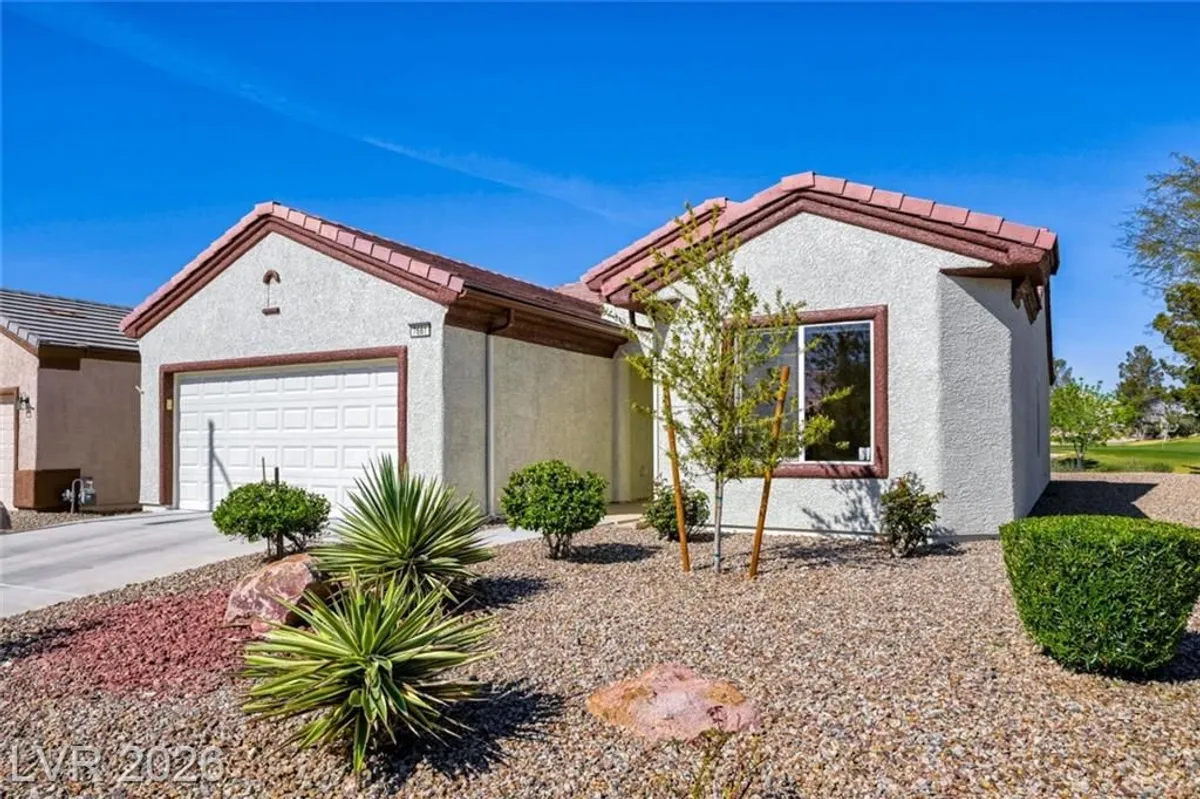 Property Slideshow image 1 of 58 | 7661 broadwing dr, North Las Vegas, NV, 89084