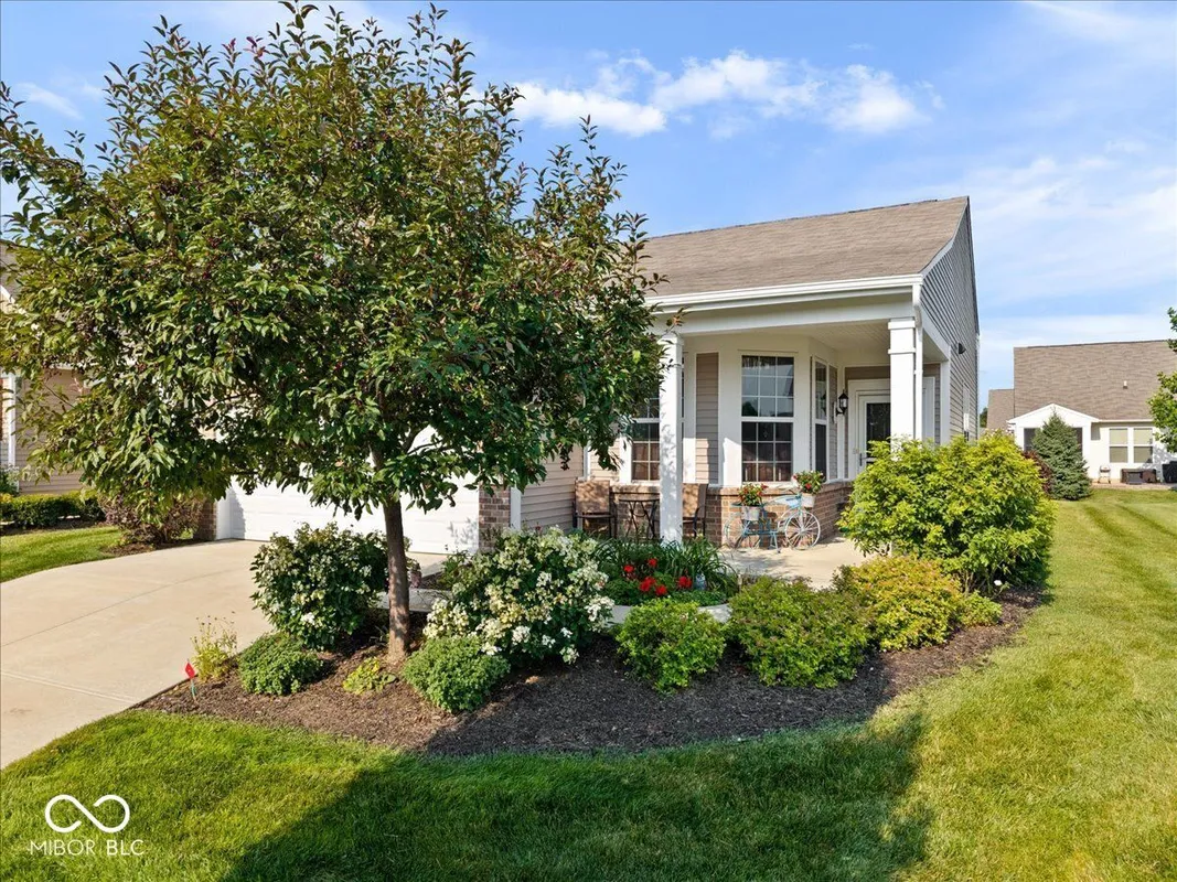 Property Slideshow image 1 of 47 | 12798 arista ln, Fishers, IN, 46037