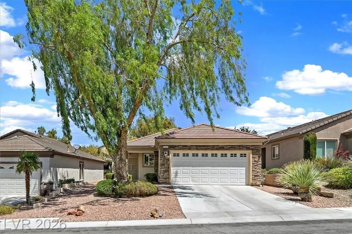 Property Slideshow image 1 of 33 | 2560 corvus st, Henderson, NV, 89044