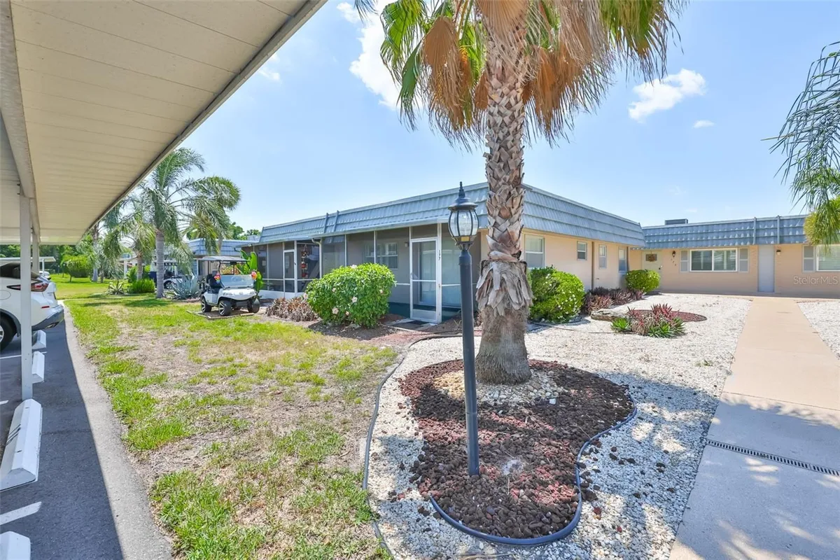 Property Slideshow image 1 of 40 | 1802 bedford ter 177, Sun City Center, FL, 33573