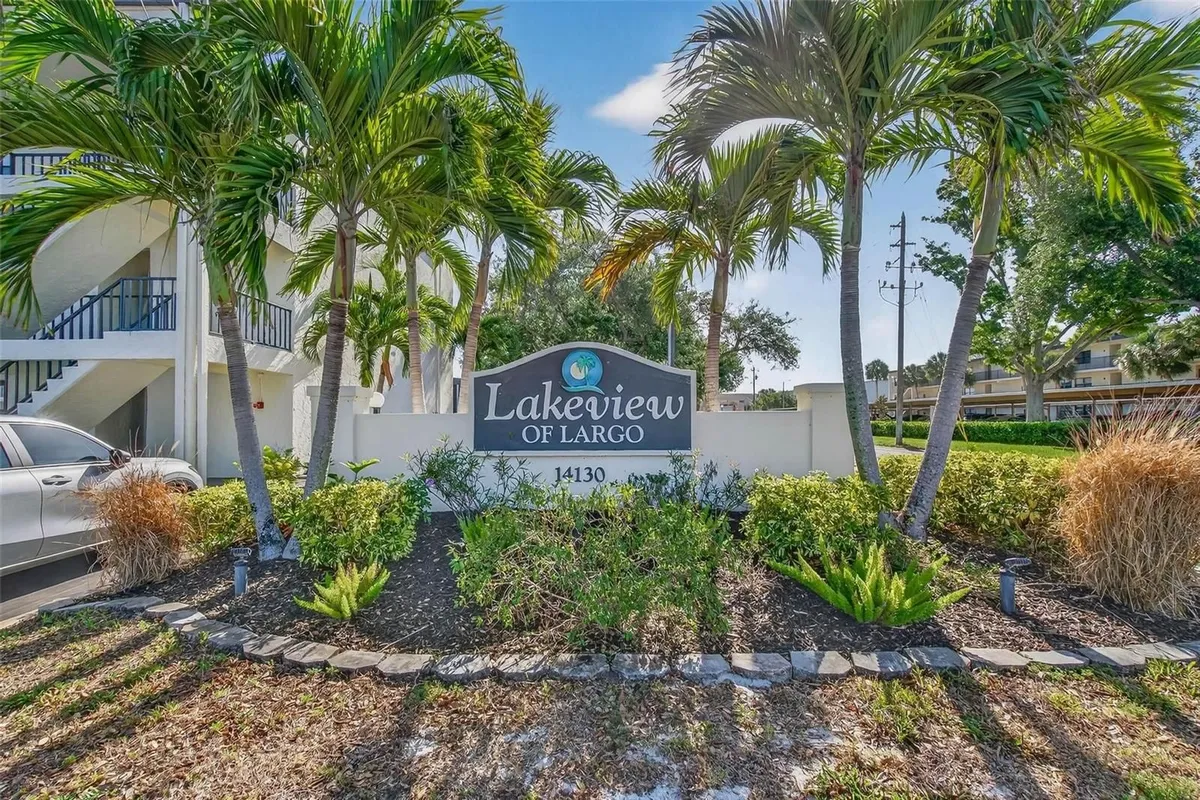 Property Slideshow image 1 of 43 | 14130 rosemary ln 4105, Largo, FL, 33774
