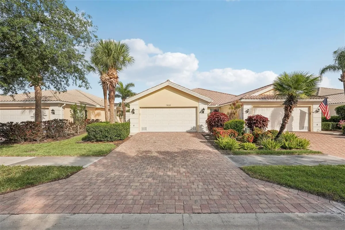 Property Slideshow image 1 of 74 | 7632 quinto dr, Sarasota, FL, 34238