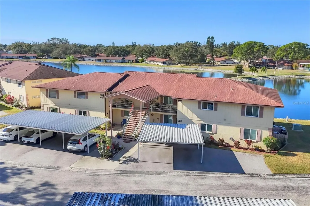 Property Slideshow image 1 of 52 | 4450 narraganset trl 95a, Sarasota, FL, 34233