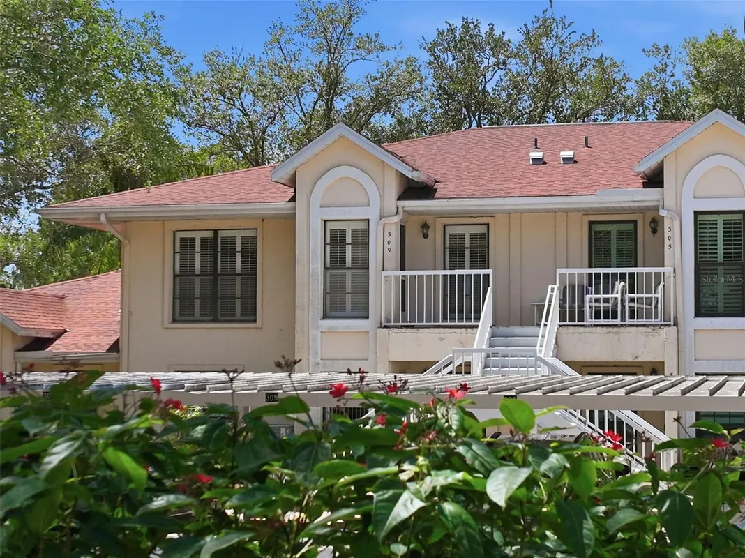 Property Slideshow image 1 of 42 | 309 knottwood ct 309, Sun City Center, FL, 33573