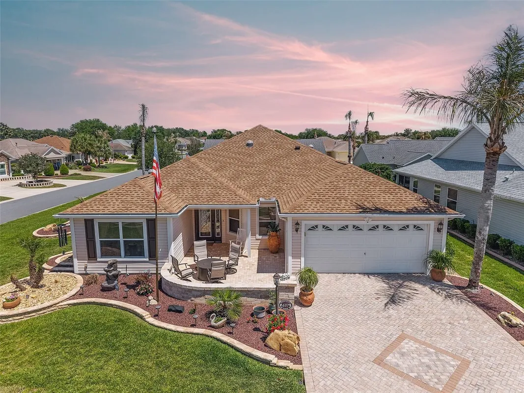 Property Slideshow image 1 of 44 | 637 salem pl, The Villages, FL, 32162