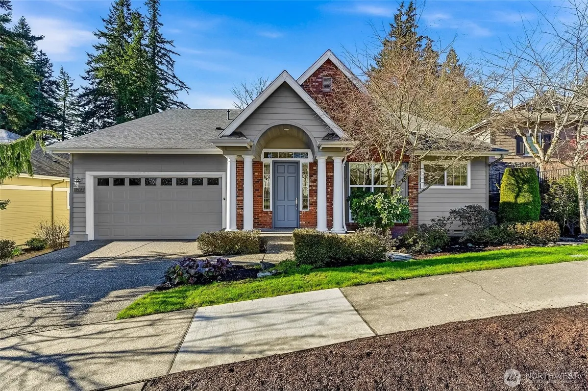 Property Slideshow image 1 of 40 | 13933 morgan dr, Redmond, WA, 98053
