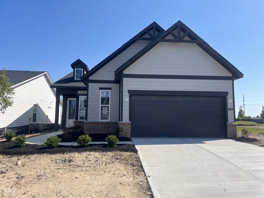 Property Slideshow image 1 of 39 | 12999 seven springs ln, Noblesville, IN, 46060