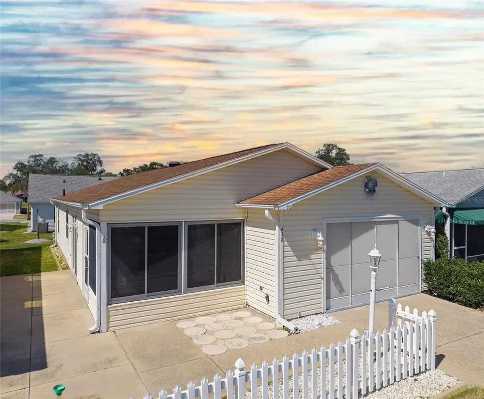 Property Slideshow image 1 of 21 | 432 hildalgo dr, The Villages, FL, 32159
