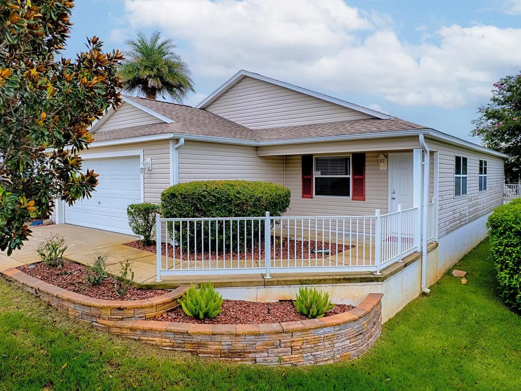 Property Slideshow image 1 of 43 | 250 arbella loop, The Villages, FL, 32162