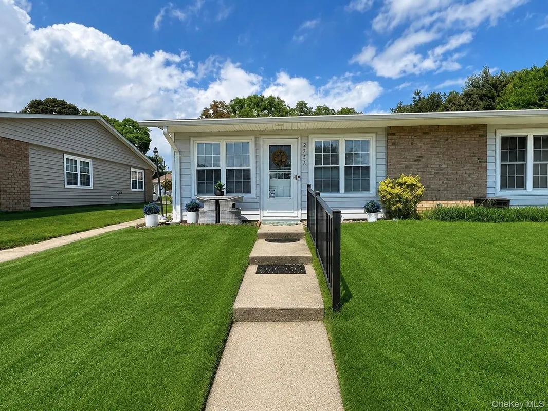 Property Slideshow image 1 of 21 | 275 berwick ct a, Brookhaven, NY, 11961